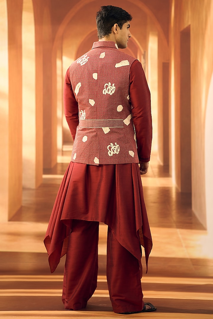 Red Linen Abstract Printed Bundi Jacket by Vivek Karunakaran at Pernia's Pop Up Shop