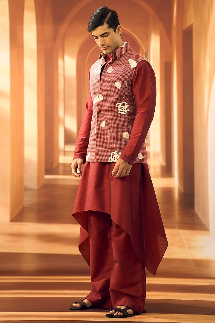 Red Linen Abstract Printed Bundi Jacket by Vivek Karunakaran at Pernia's Pop Up Shop
