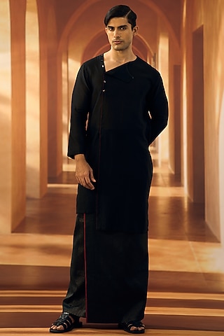 Black Chanderi Handstitch Kurta by Vivek Karunakaran