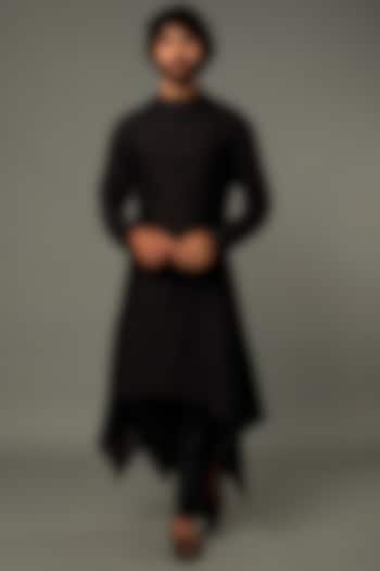Black Cotton Handkerchief Kurta Set by Vivek Karunakaran at Pernia's Pop Up Shop