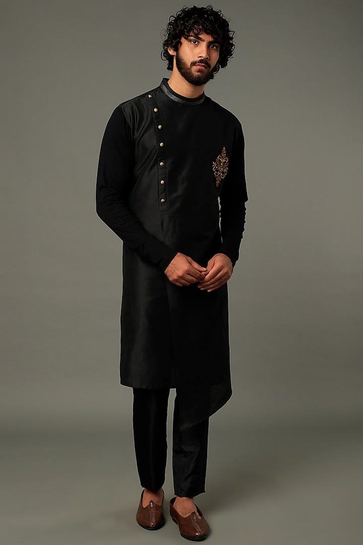 Black Cotton Embroidered Kurta Set by Vivek Karunakaran at Pernia's Pop Up Shop