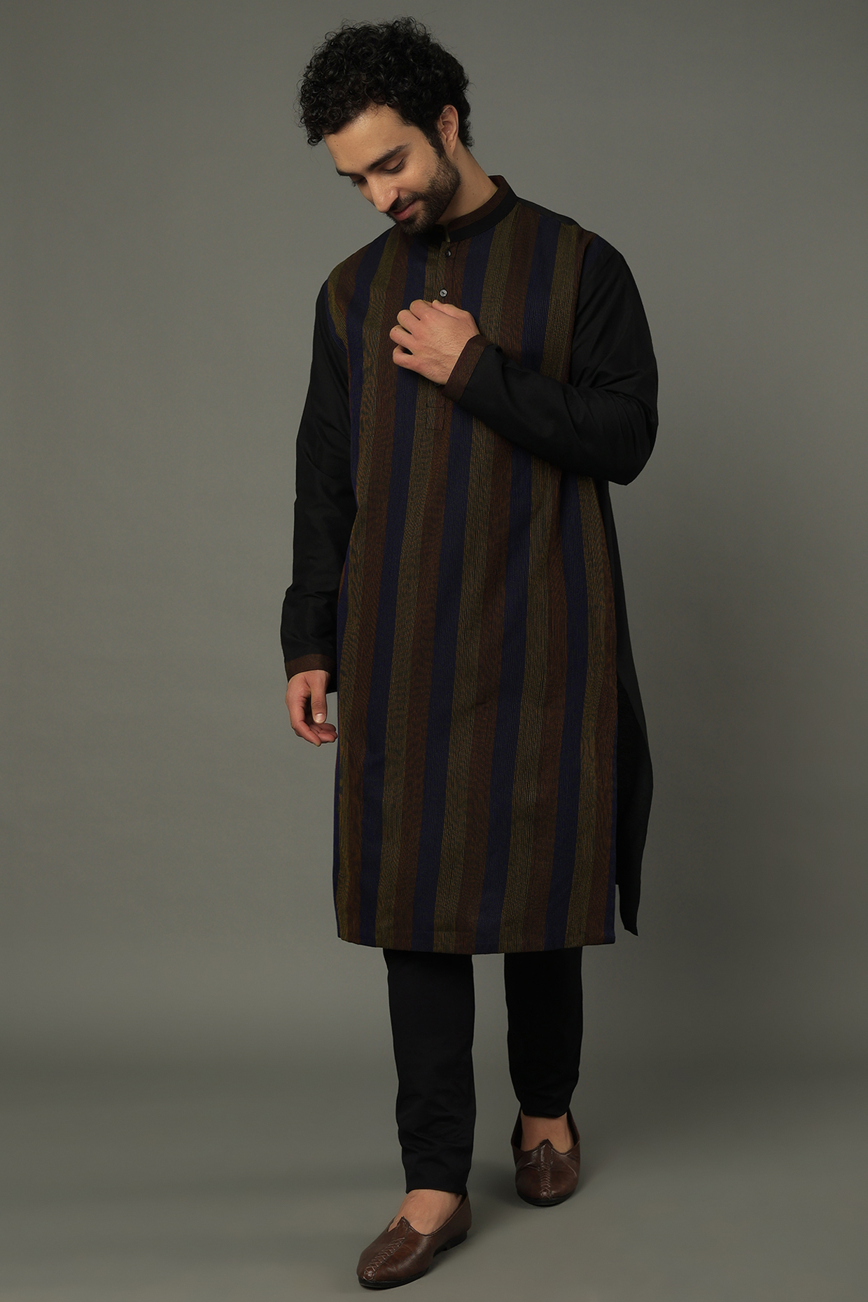 Black Cotton Kurta Set by Vivek Karunakaran at Pernia's Pop Up Shop
