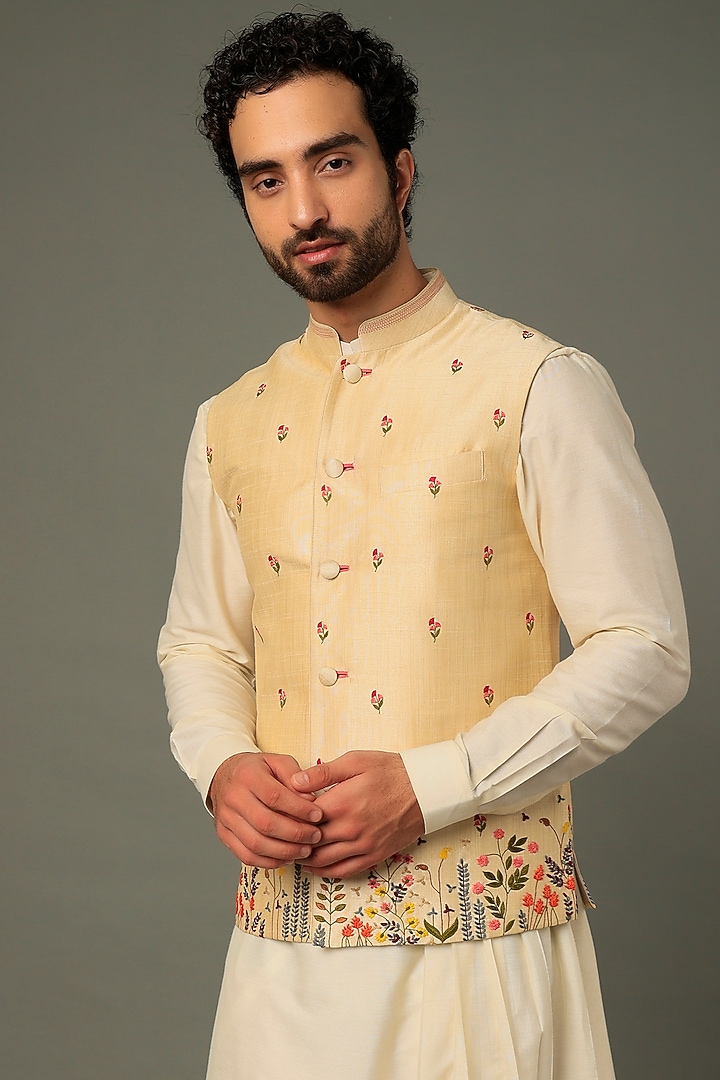 Beige Embroidered Bundi Jacket by Vivek Karunakaran at Pernia's Pop Up Shop