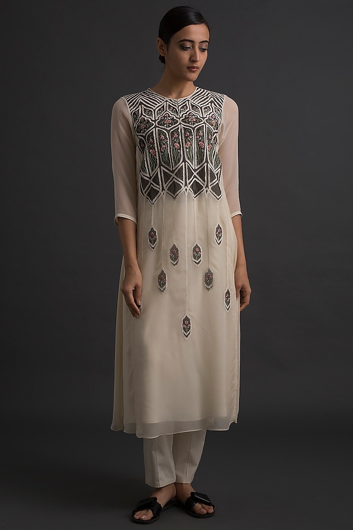 Ivory Floral Embroidered Tunic by Varq By Varun Nidhika
