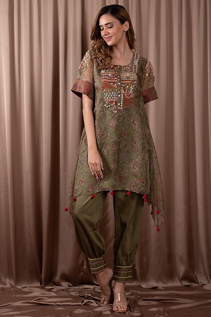 Green Organza & Silk Printed Tunic Set by Vara By Vibha & Priti at Pernia's Pop Up Shop