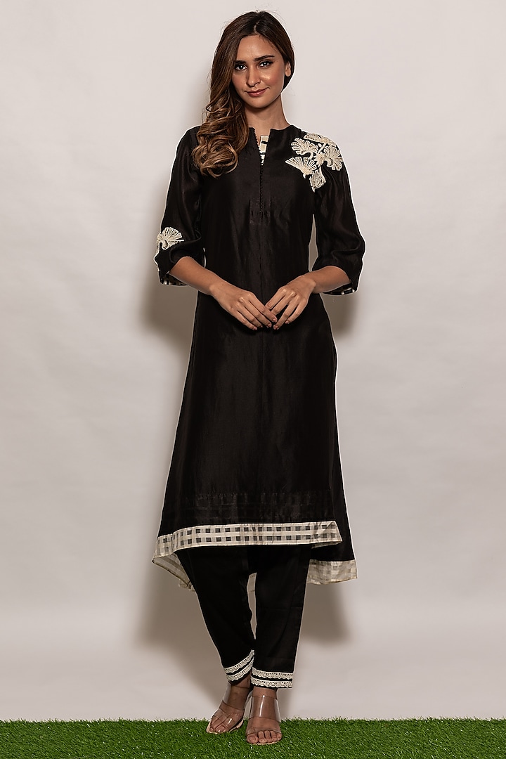 Black Embroidered Tunic Set by Vara By Vibha & Priti