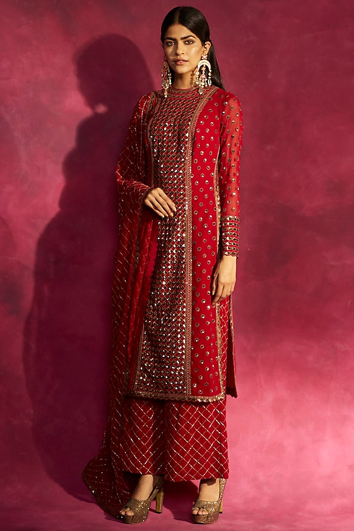 Red Embroidered Kurta Set by Vvani By Vani Vats at Pernia's Pop Up Shop
