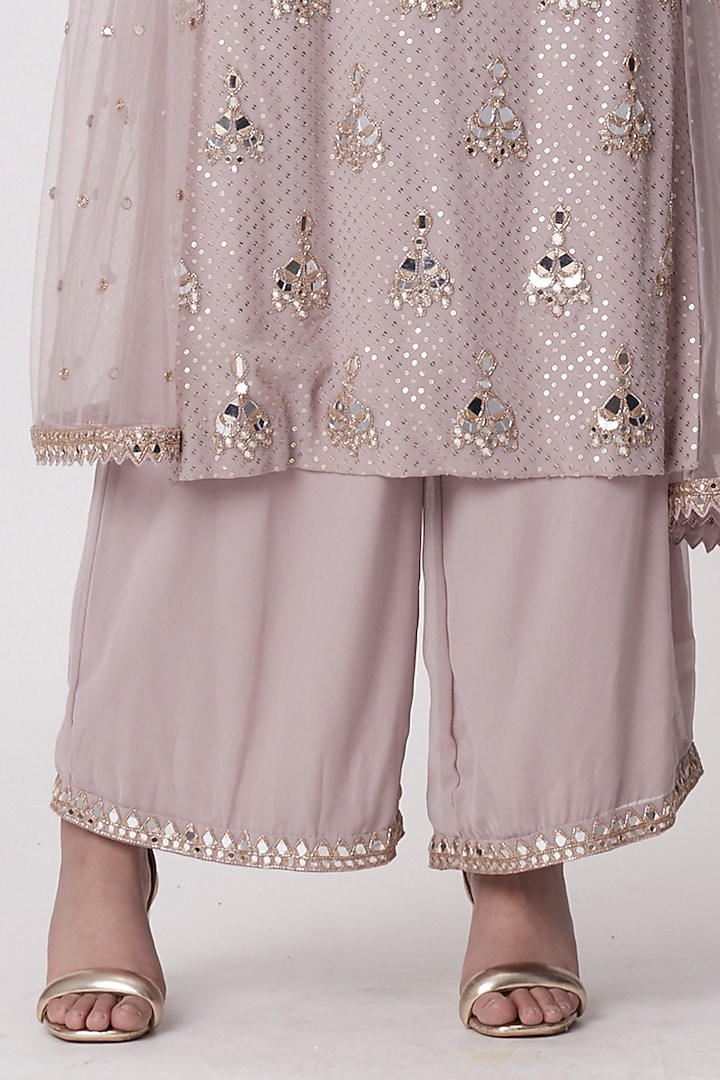 Ash Pink Georgette Hand Embroidered Kurta Set by Vvani by Vani Vats at Pernia's Pop Up Shop