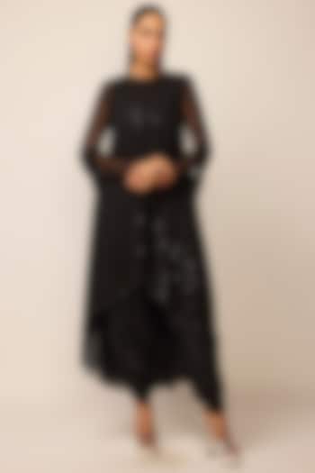Black Georgette Embroidered Kurta Set by Vvani by Vani Vats at Pernia's Pop Up Shop