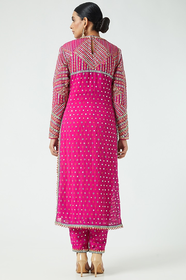 Fuchsia Hand Embroidered Kurta Set by Vvani By Vani Vats at Pernia's Pop Up Shop