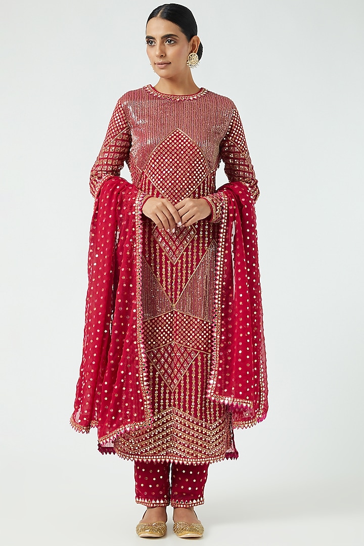 Red Hand Embroidered Kurta Set by Vvani By Vani Vats at Pernia's Pop Up Shop