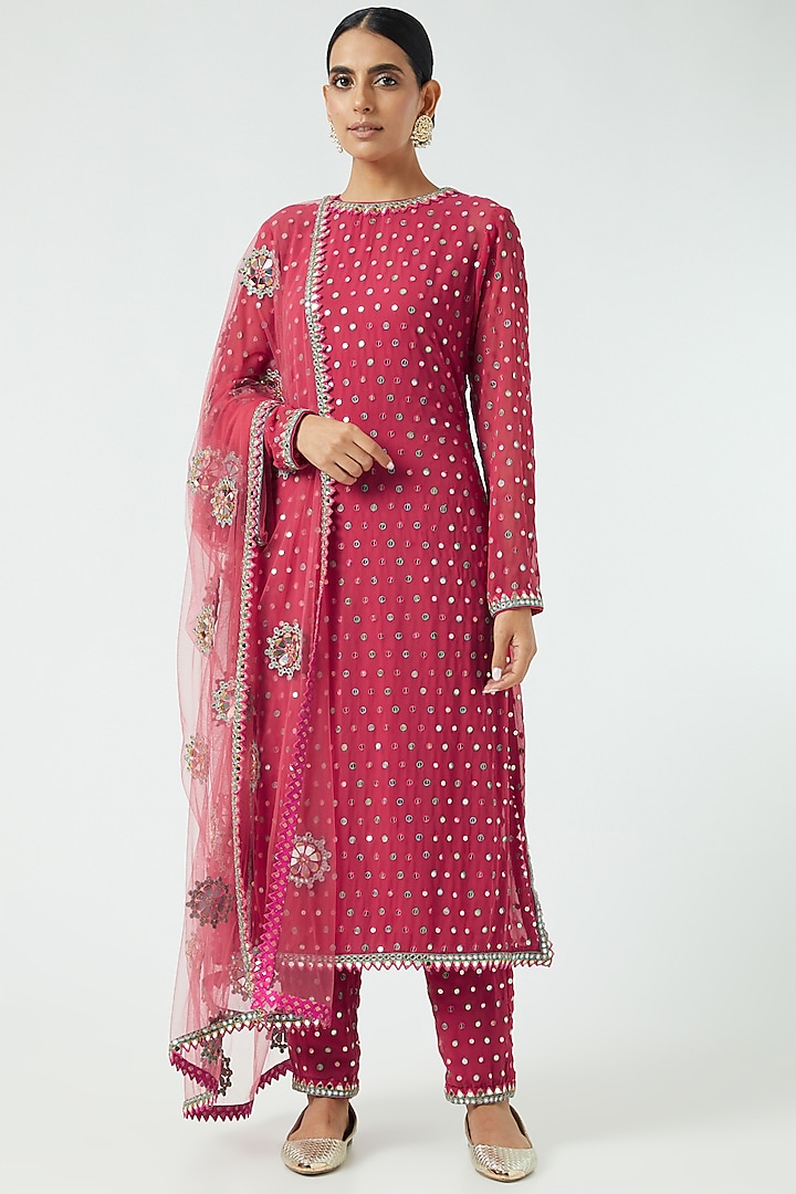 Deep Coral Hand Embroidered Kurta Set by Vvani By Vani Vats at Pernia's Pop Up Shop