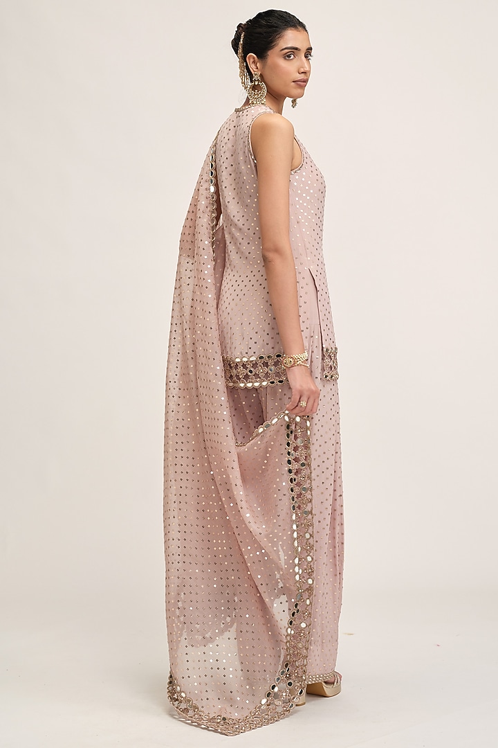 Ash Pink Georgette Cutwork Embroidered Kurta Set by Vvani By Vani Vats at Pernia's Pop Up Shop