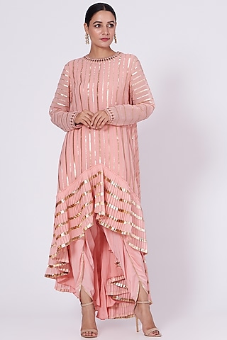 Peach Embroidered Kurta Set by Vvani By Vani Vats