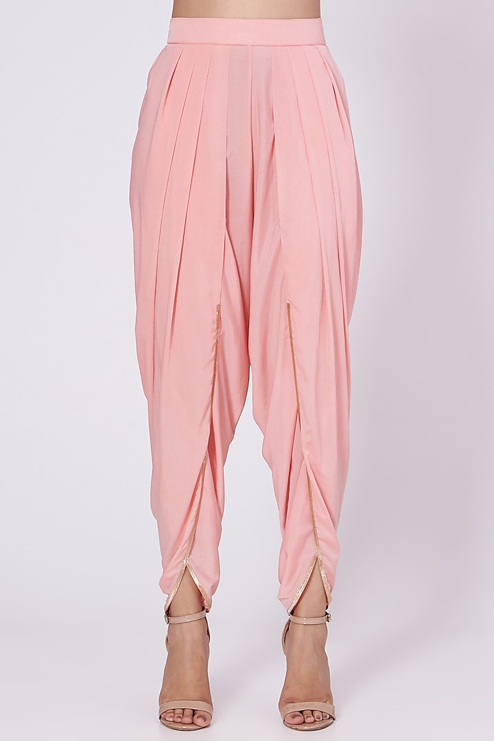 Peach Embroidered Kurta Set by Vvani By Vani Vats at Pernia's Pop Up Shop