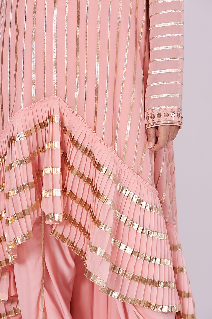 Peach Embroidered Kurta Set by Vvani By Vani Vats at Pernia's Pop Up Shop