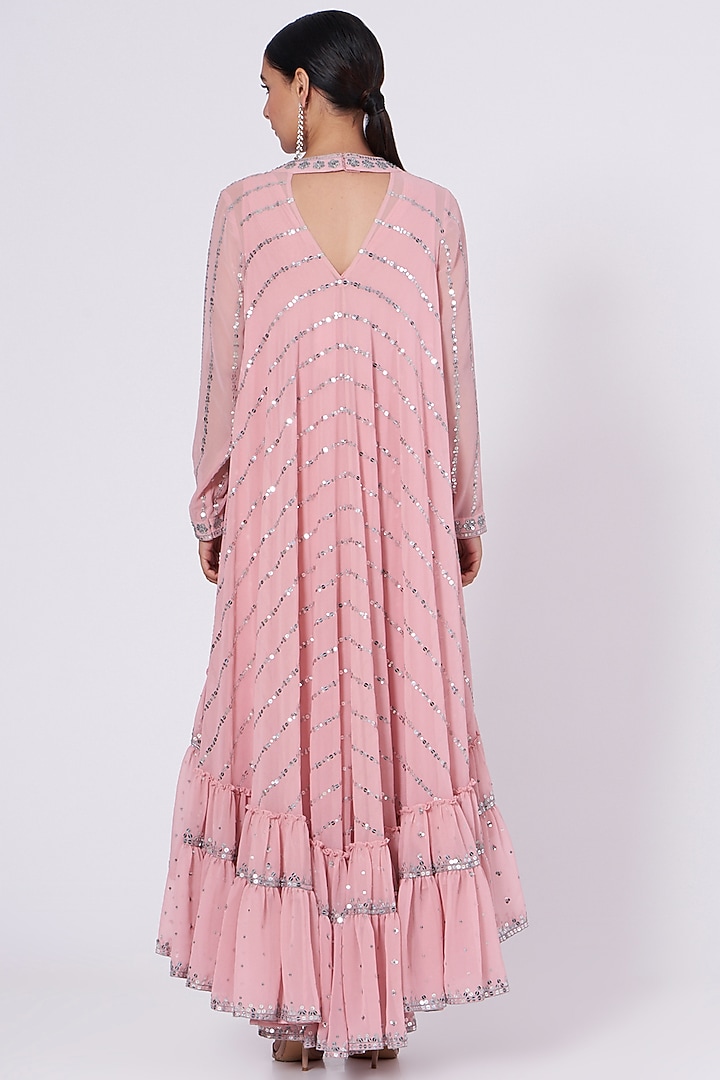 Onion Pink Hand Embroidered Kurta Set by Vvani By Vani Vats at Pernia's Pop Up Shop