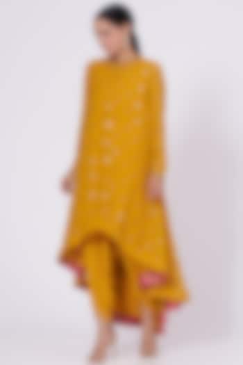 Mustard Hand Embroidered Asymmetrical Kurta Set by Vvani By Vani Vats