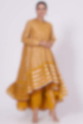 Mustard Jaal Embroidered Kurta Set by Vvani By Vani Vats at Pernia's Pop Up Shop