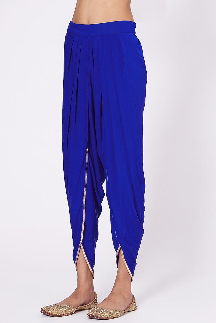 Royal Blue Hand Embroidered Kurta Set by Vvani by Vani Vats at Pernia's Pop Up Shop