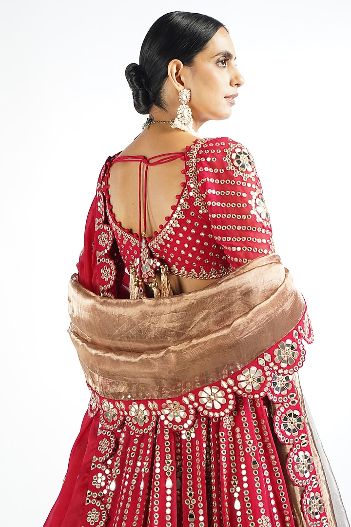 Crimson Red Georgette Zari Embellished Bridal Lehenga Set by Vvani By Vani Vats at Pernia's Pop Up Shop