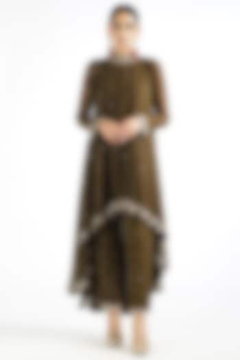 Olive Green Embroidered Kurta Set by Vvani By Vani Vats at Pernia's Pop Up Shop