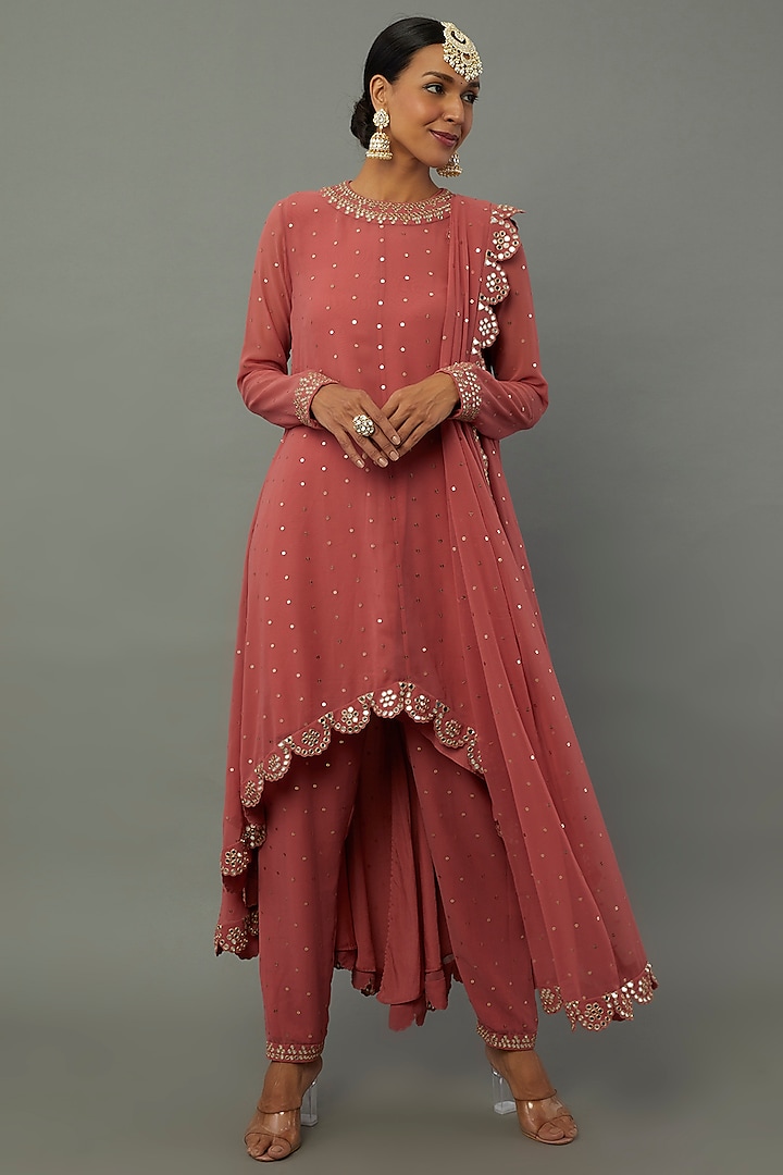 Peach Embroidered Kurta Set by Vvani by Vani Vats