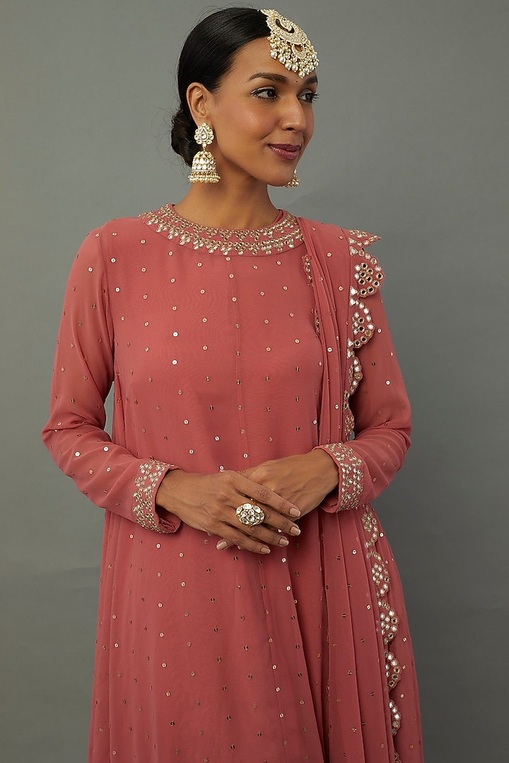 Peach Embroidered Kurta Set by Vvani by Vani Vats at Pernia's Pop Up Shop