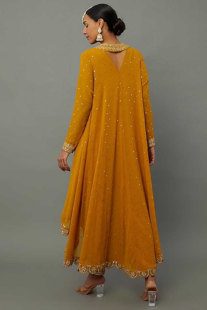 Orange Embroidered Kurta Set by Vvani by Vani Vats at Pernia's Pop Up Shop