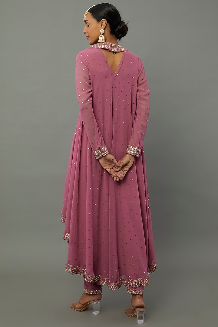 Mauve Embroidered Kurta Set by Vvani by Vani Vats at Pernia's Pop Up Shop