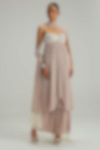 Ash Pink Georgette Mirror & Pearl Embroidered Kurta Set by Vvani by Vani Vats at Pernia's Pop Up Shop