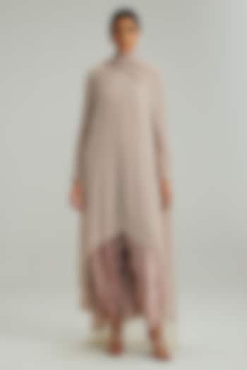 Ash Pink Georgette Pearl Drop Embroidered Kurta Set by Vvani by Vani Vats at Pernia's Pop Up Shop