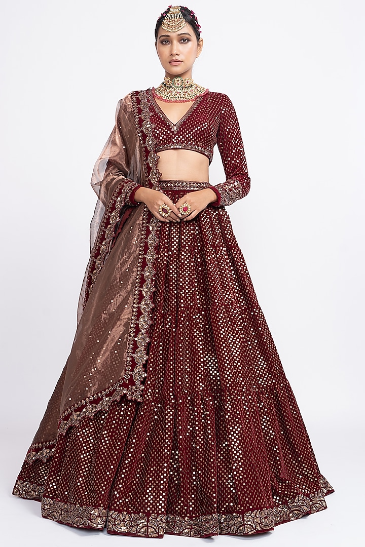 Red Embroidered Lehenga Set by Vvani by Vani Vats