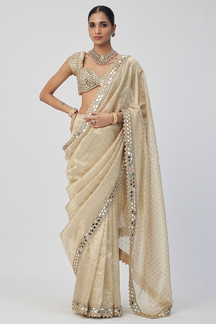 Golden Banarasi Shimmer Organza Reception Saree Set by Vvani by Vani Vats at Pernia's Pop Up Shop