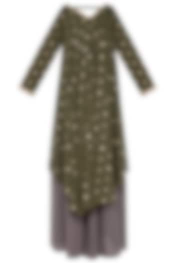 Olive green embroidered kurta set by Vvani by Vani Vats at Pernia's Pop Up Shop