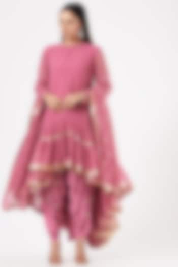 Blush Pink Embroidered Kurta Set by Vvani By Vani Vats at Pernia's Pop Up Shop