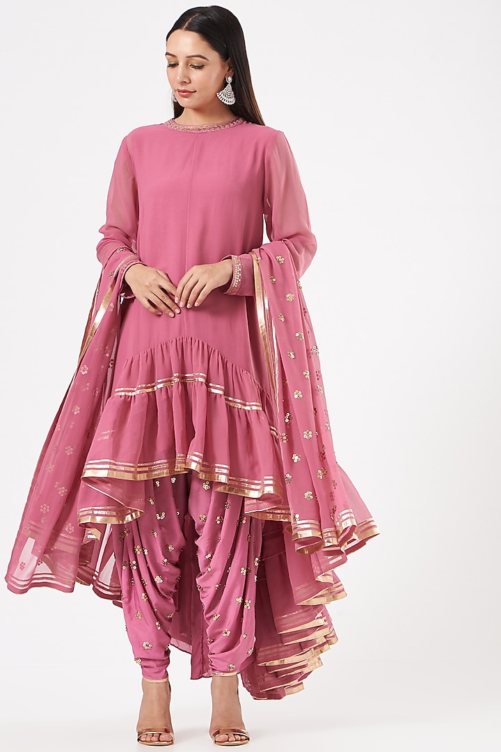 Blush Pink Embroidered Kurta Set by Vvani By Vani Vats at Pernia's Pop Up Shop