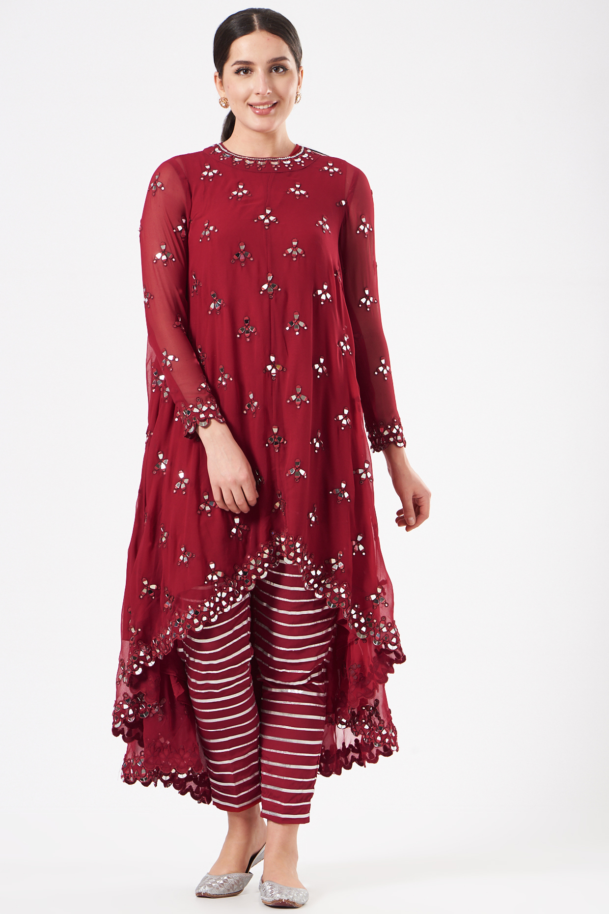 Red Embroidered Kurta Set by Vvani By Vani Vats at Pernia's Pop Up Shop