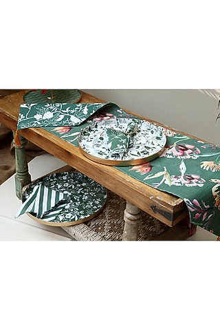 Green Aluminium Metal Tray (Set of 2) by Vvyom