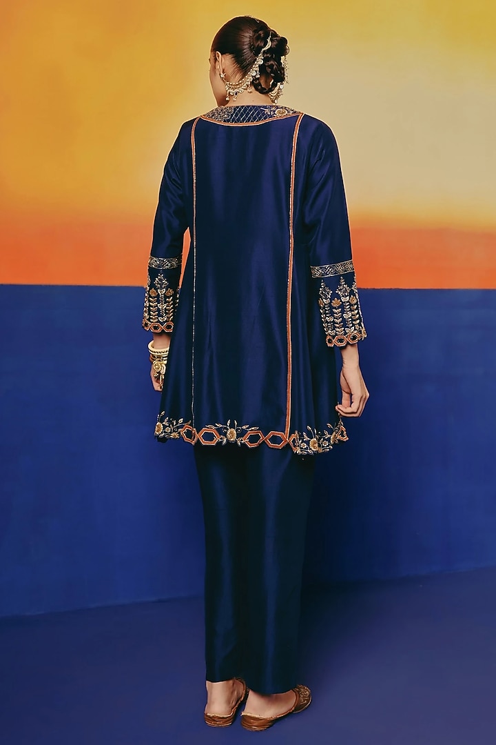 Ink Blue Dupion Silk Hand Embroidered Kurta Set by WARRA at Pernia's Pop Up Shop