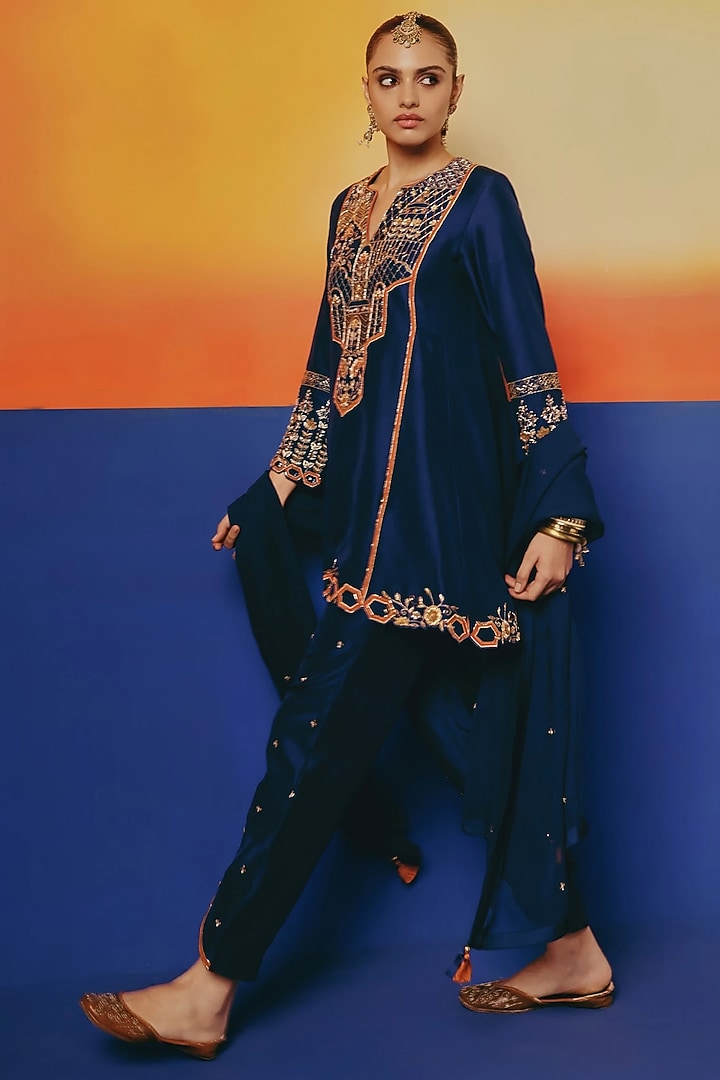 Ink Blue Dupion Silk Hand Embroidered Kurta Set by WARRA at Pernia's Pop Up Shop