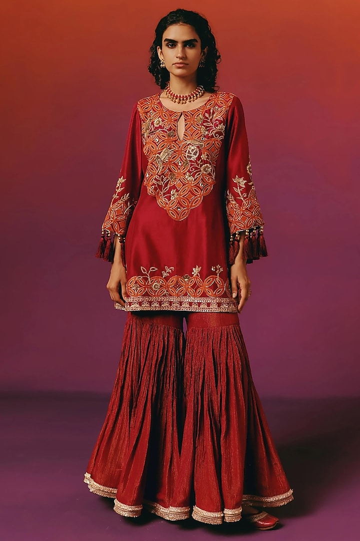 Crimson Red Crushed Tissue Gharara Set by WARRA at Pernia's Pop Up Shop