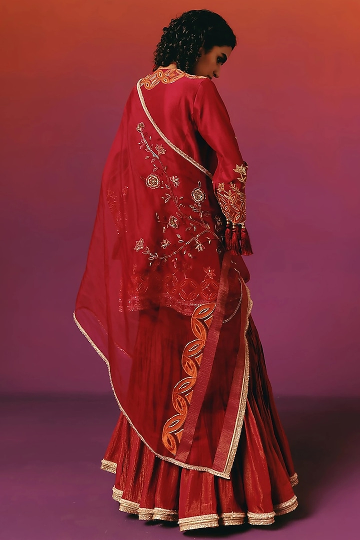 Crimson Red Crushed Tissue Gharara Set by WARRA at Pernia's Pop Up Shop