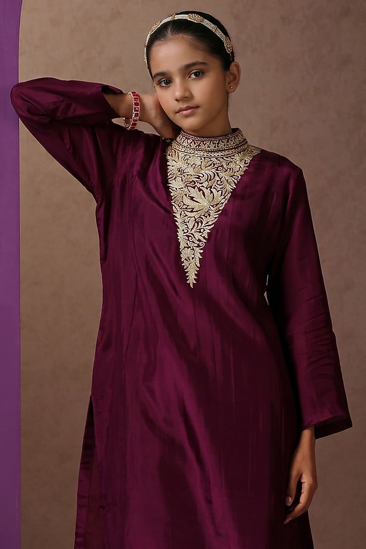 Wine Silk Kashmiri Tilla Embroidered Kurta Set For Girls by Wazir C Kids at Pernia's Pop Up Shop