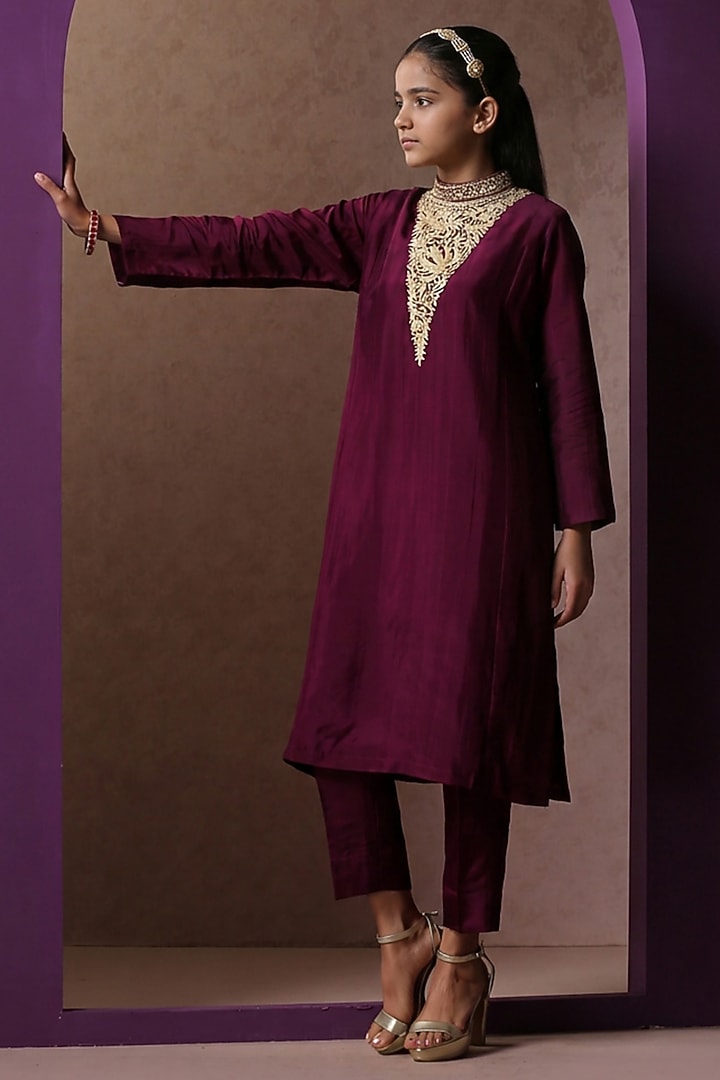 Wine Silk Kashmiri Tilla Embroidered Kurta Set For Girls by Wazir C Kids at Pernia's Pop Up Shop