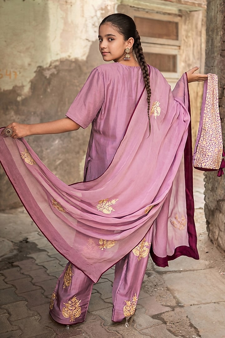 Purple Silk Kashmiri Tilla Embroidered Kurta Set For Girls by Wazir C Kids at Pernia's Pop Up Shop