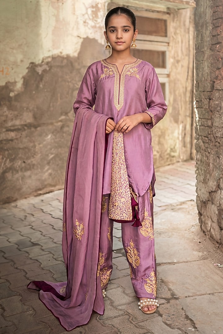 Purple Silk Kashmiri Tilla Embroidered Kurta Set For Girls by Wazir C Kids at Pernia's Pop Up Shop