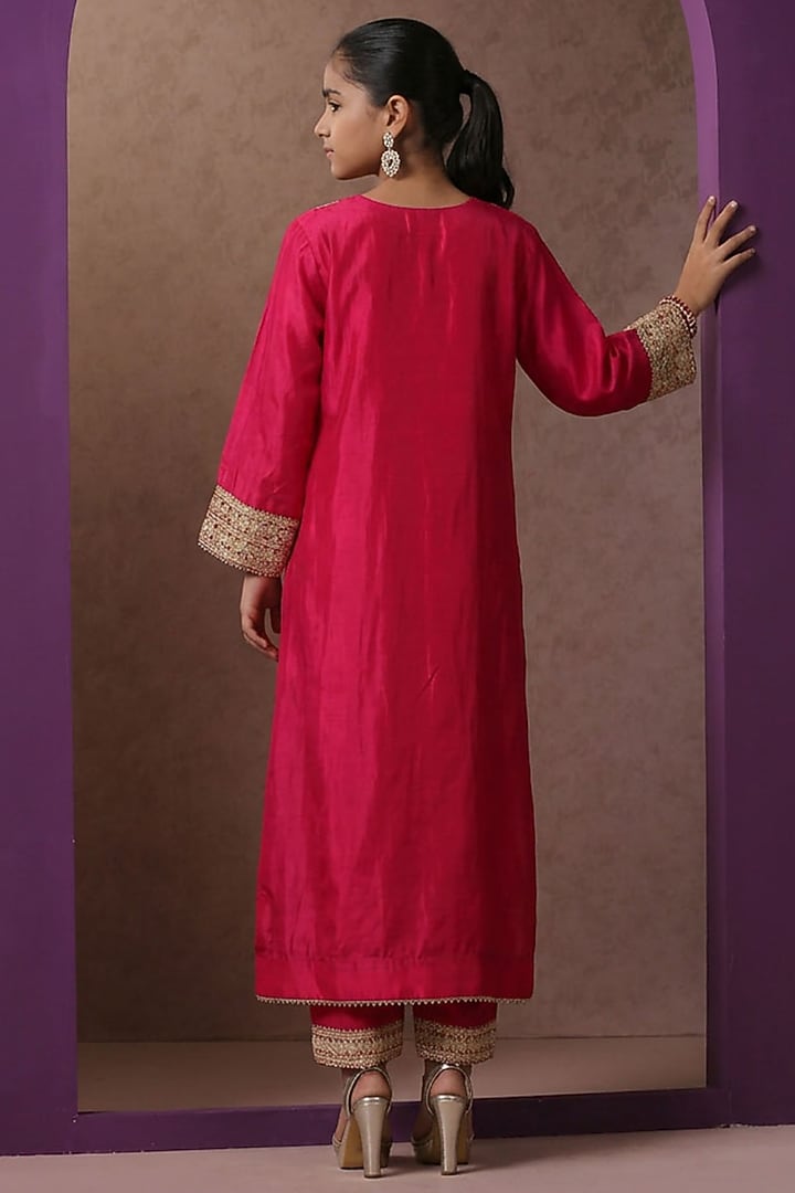 Hot Pink Silk Kashmiri Tilla Embroidered Kurta Set For Girls by Wazir C Kids at Pernia's Pop Up Shop