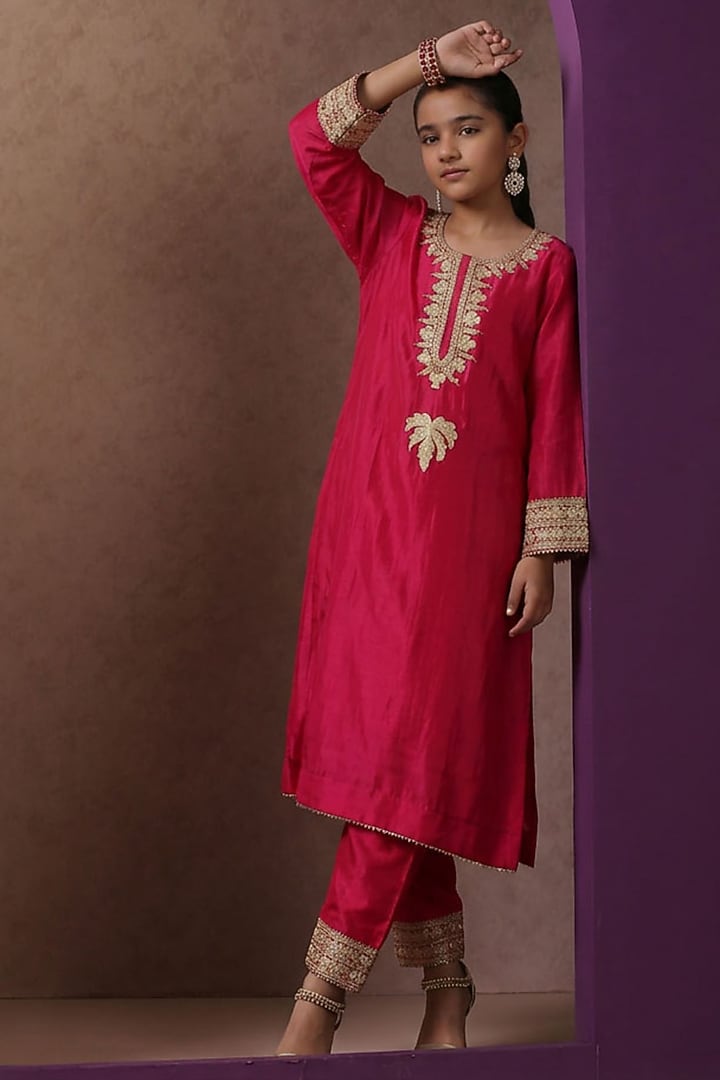 Hot Pink Silk Kashmiri Tilla Embroidered Kurta Set For Girls by Wazir C Kids at Pernia's Pop Up Shop