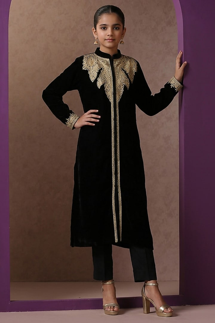 Black Silk Kashmiri Tilla Embroidered Kurta Set For Girls by Wazir C Kids at Pernia's Pop Up Shop
